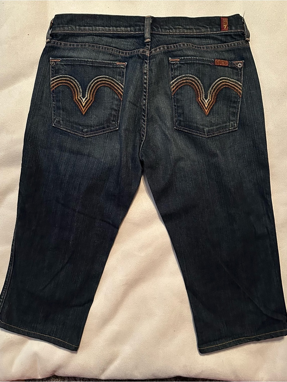 7 For All Mankind Dark Blue Cropped capriJeans with Contrasting Pocket Stitching